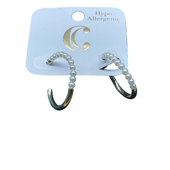 Charming Charlie Gold-Toned Hypoallergenic Pearl Beaded Hoop Earrings MSRP 16 - Picture 1 of 5